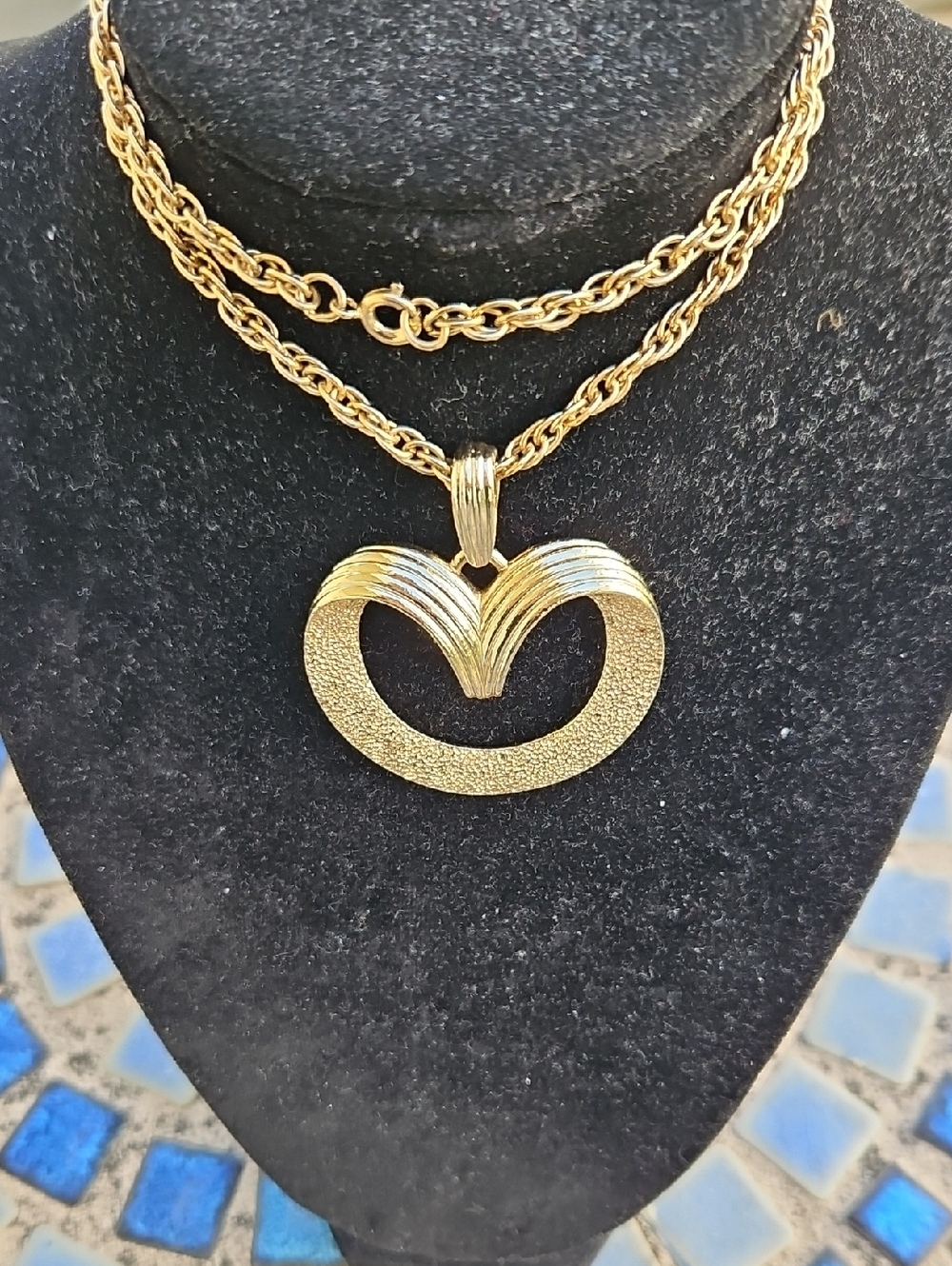 Vintage Sarah Coventry Goldtone Matte Heart Necklace